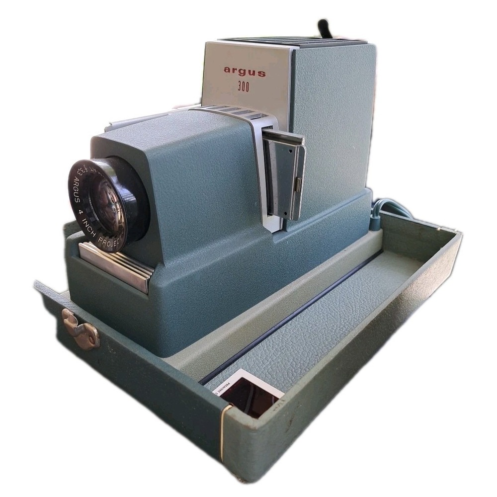 Vintage Argus 300 Projector Model lll Series with Manual in Original Box - Picture 6 of 8